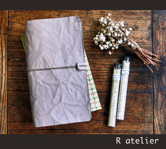 ✭ R.atelier TRAVELER'S NOTEBOOK: STANDARD SIZE LEATHER JOURNAL STARTER KIT ✭