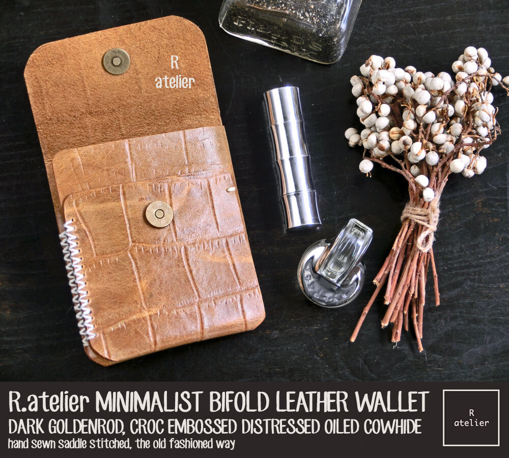 R.atelier Minimalist Leather Bifold Wallet