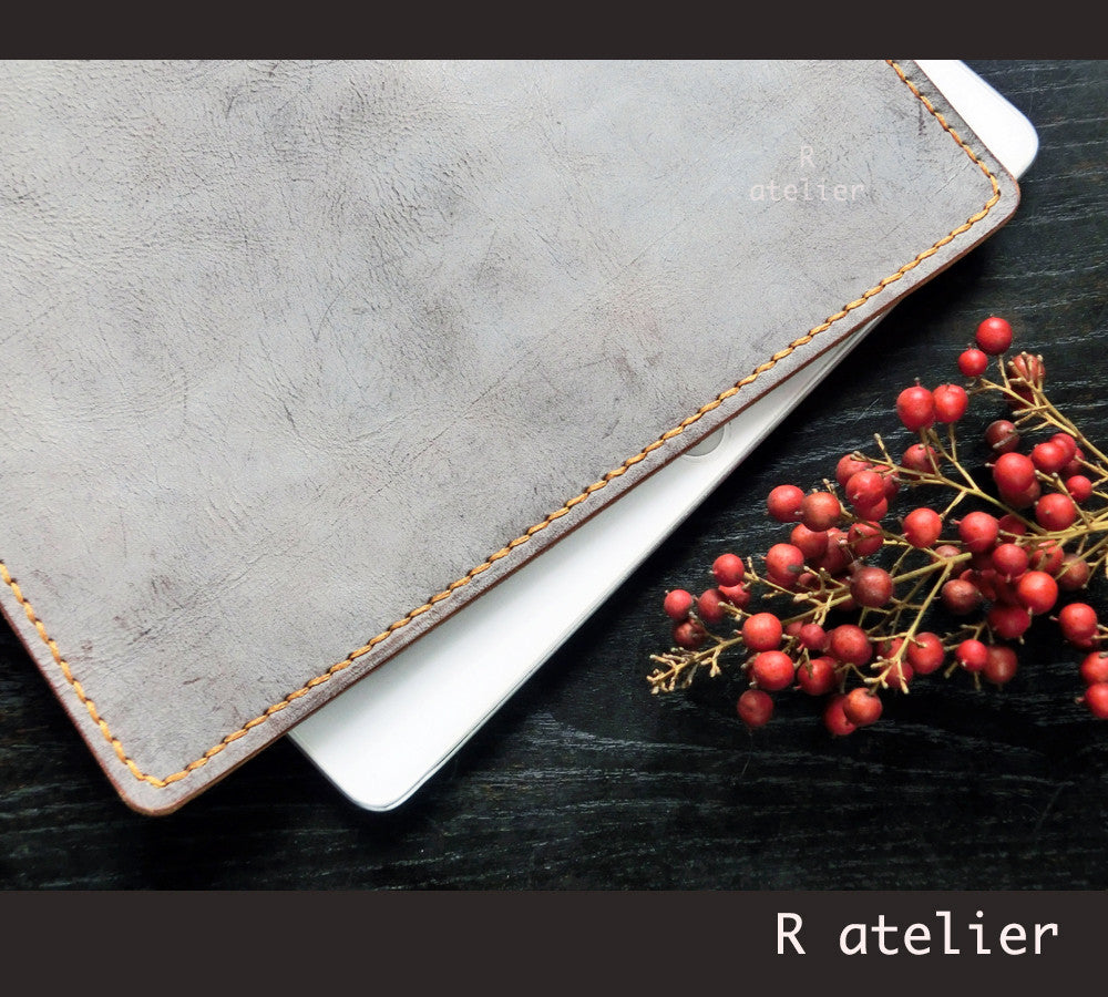 Handmade iPad Leather Sleeve | Tablet Portfolio / Case / Sleeve