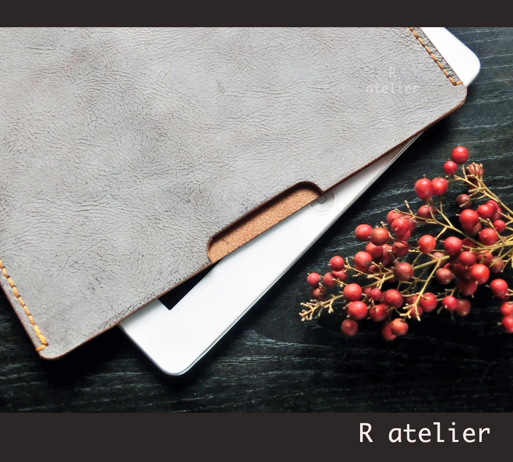 Handmade iPad Leather Sleeve | Tablet Portfolio / Case / Sleeve